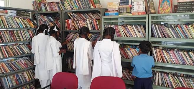सिमडेगा: पंचायत स्तर तक Library को समृद्ध करने की योजना शुरू, खरीदी जाएंगी 1200 से अधिक Books