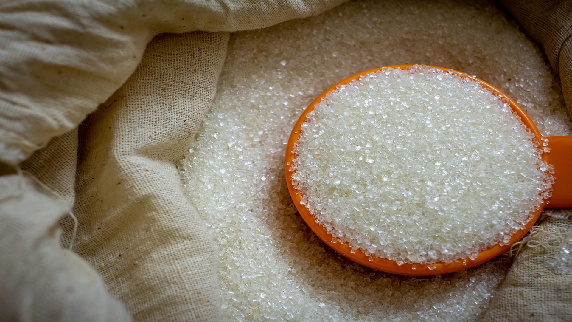 जमाखोरी रोकने के लिए Sugar के भंडारण पर सीमा लागू करेगी सरकार, चीनी व्यापारियों को बताना होगा स्टॉक