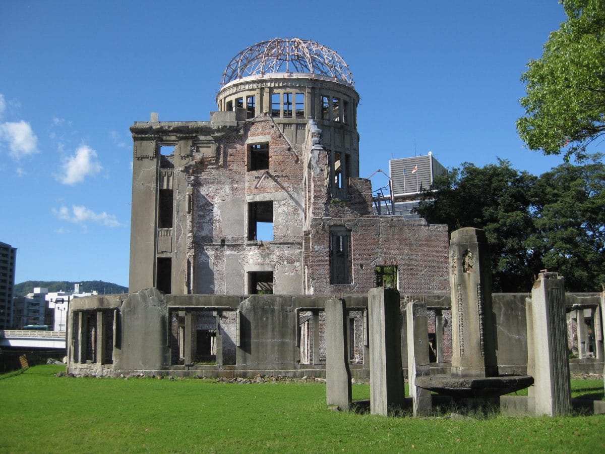 Hiroshima Day: तबाही के 81 साल बाद भी हरे हैं ज़ख्म, शांति सभा में उठी परमाणु-मुक्त दुनिया की बुलंद आवाज