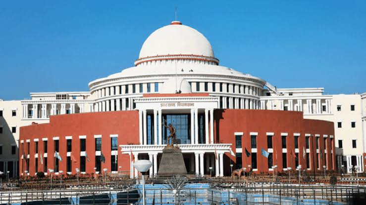 झारखंड विधानसभा मॉनसून सत्र 2026: झारखंड विधानसभा के षष्ठम विधानसभा के षष्ठम (मॉनसून) सत्र की शुरुआत 06 अगस्त 2026 से होने जा रही है। इससे पहले विधानसभा परिसर स्थित स्पीकर कक्ष में एक महत्वपूर्ण सर्वदलीय बैठक आयोजित की गई।