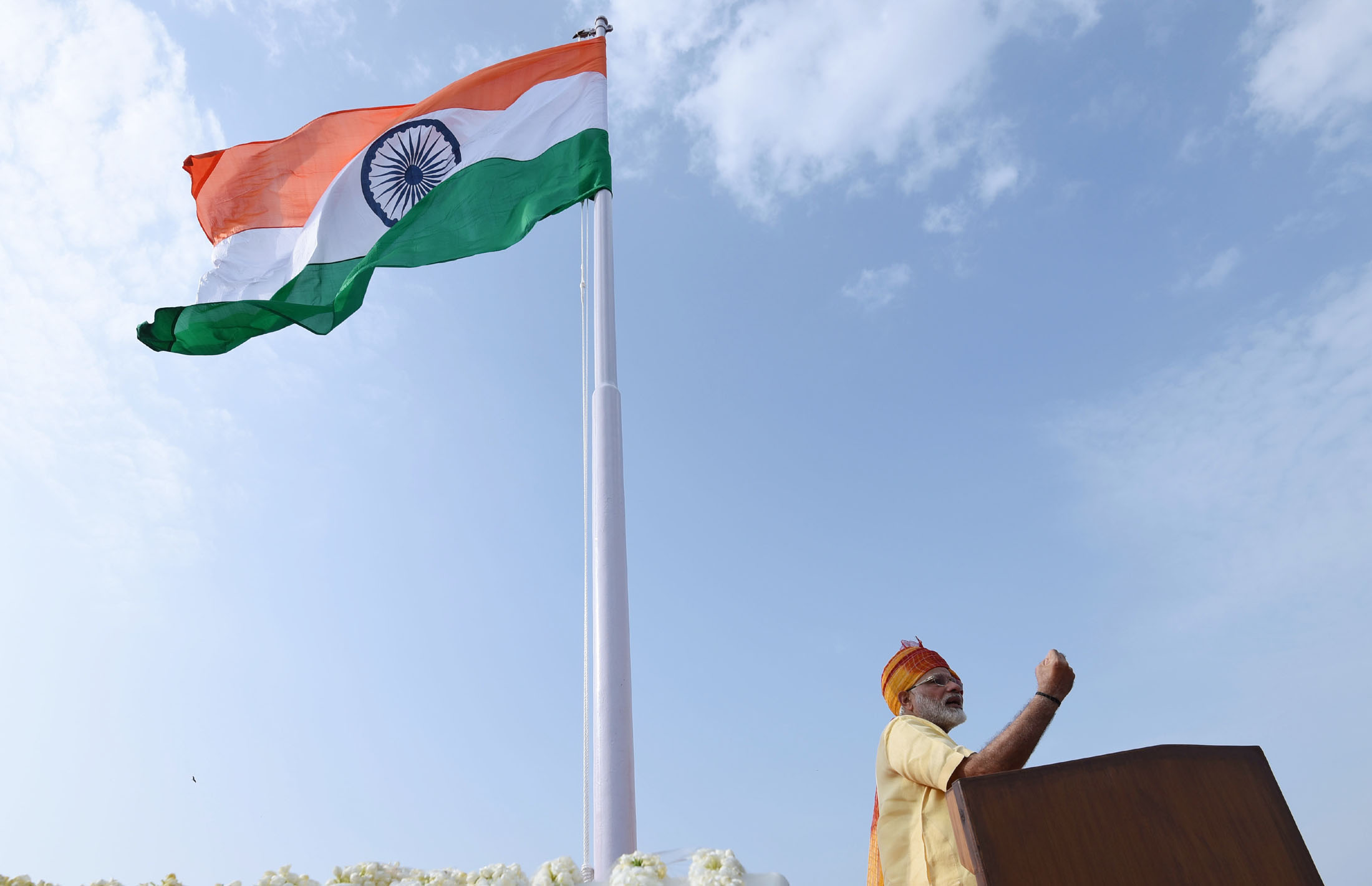 PM नरेंद्र मोदी ने लाल किले की प्राचीर से राष्ट्रीय ध्वज फहराया; कहा- 2047 तक विकसित भारत बनकर रहेगा