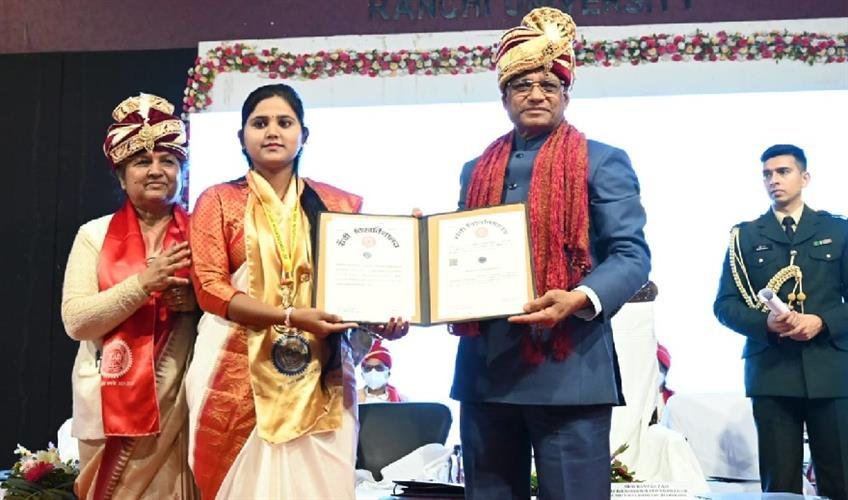 Ranchi University 39th Convocation के लिए तैयार विद्यार्थी
